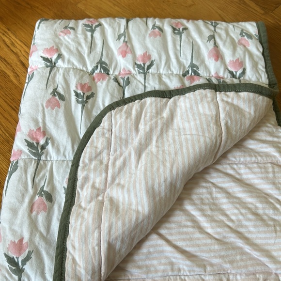 Burt’s Bees baby/toddler blanket - Picture 2 of 2